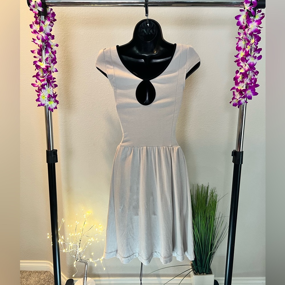 LAST PRICE H&M Cream Brown muscle sleeves fit and flare below knee dress size XS - Picture 4 of 12